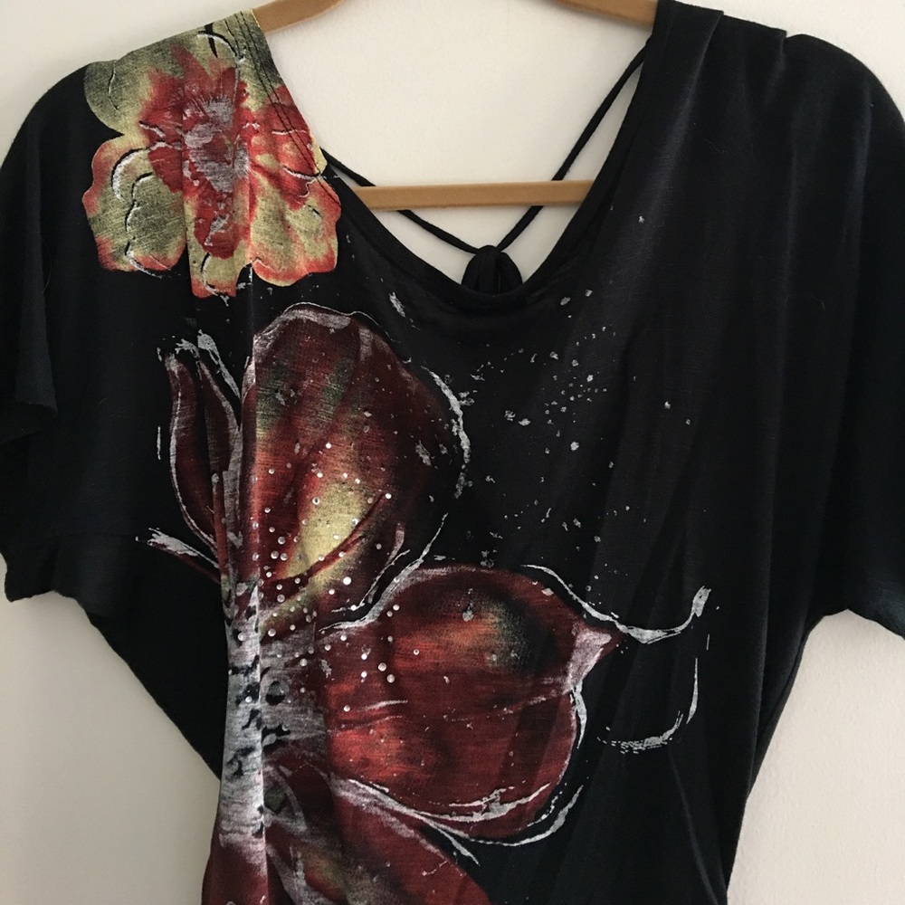 ✔️ LAST CHANCE ITEM!! Floral Print Scoop-back Tee